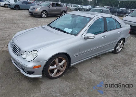 2005 Mercedes-Benz C 230 Kompressor Sport из США, поврежденный, VIN WDBRF40JX5F641990